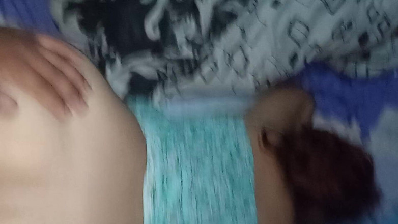 Eatrella j: Moje sousedka už není čistá, stáhl jsem jí kalhoty a dal...