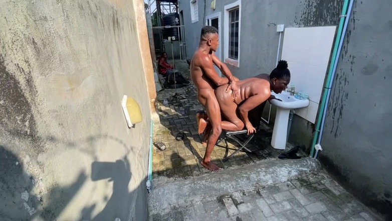 Sex naija 1: Jackson性爱和流着白浆的舒加混蛋