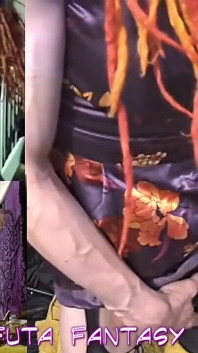 Petite séance d’entraînement anal quotidienne avec des jouets anaux extrêmes