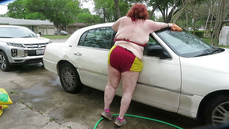 BBW nurse Vicki adventures with friends: Myčka aut dovnitř a ven z mého železného muže bikiny nastavená část 2...