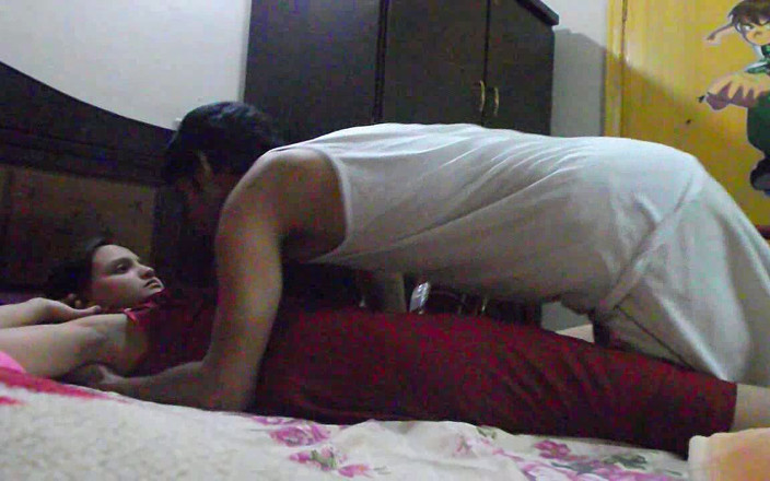 Desi Couple Sunny & Sonia: desi patni sani aur soniya bhaabhi ke bich asli haardakor