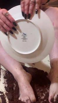 蛋糕里的脚脚