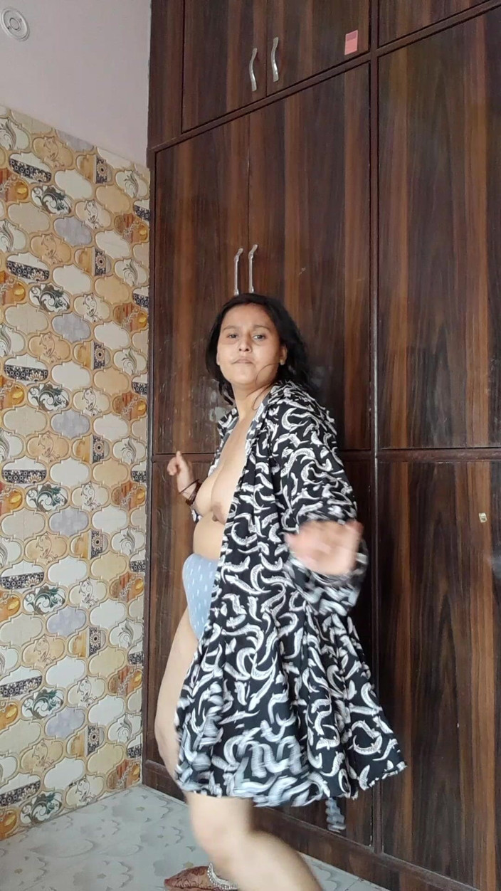 Puja555: プージャ・バービの踊り