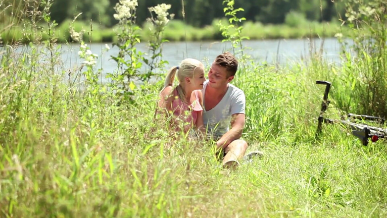 Desire Media: Cayla Lions și Nick Larsen - un picknick excitat