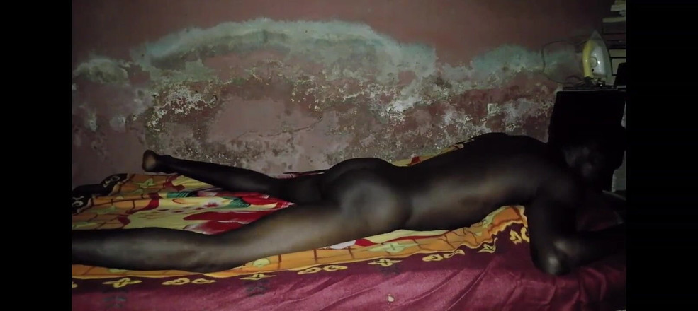 Masturbator emmy: Neúnavně šukám, abych se ujistil, že se do ní dostanu