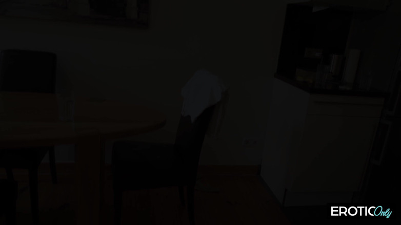 German bitch hunter: Menina alemã com tesão de 19 anos se conecta com um...