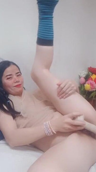 Cant Belive teteknya yang kecil sempurna untuk dilihat