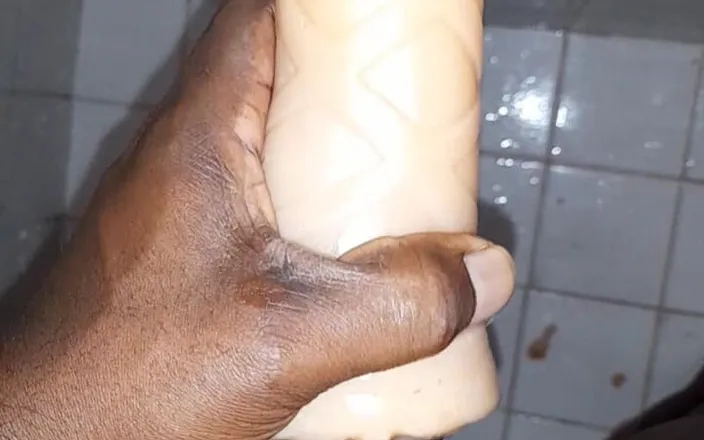 Black guy: Jerking off S6 E2