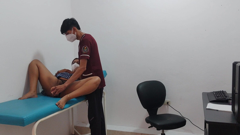 Goky: オフィスのムラムラした女子高生