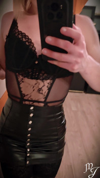 Bodysuit Ve Garter Belt Bu Ön Izleme Sizi Dizlerinin Üstüne Çökdürüyor - Mistress Julia