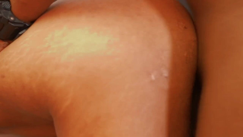 HOTKAMASUTRA: Sanjana đưa con cu của Aniket vào miệng cô ấy và bú...