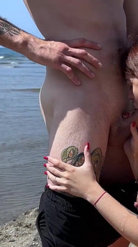 Cewek sange ini dientot habis-habisan di pantai! Alice pengen dientot sama salah satu pejantan kami di luar ruangan