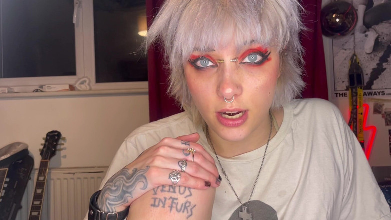 Glitterqueen1999: Zobaczmy, czy mój chłopak jest biseksualny