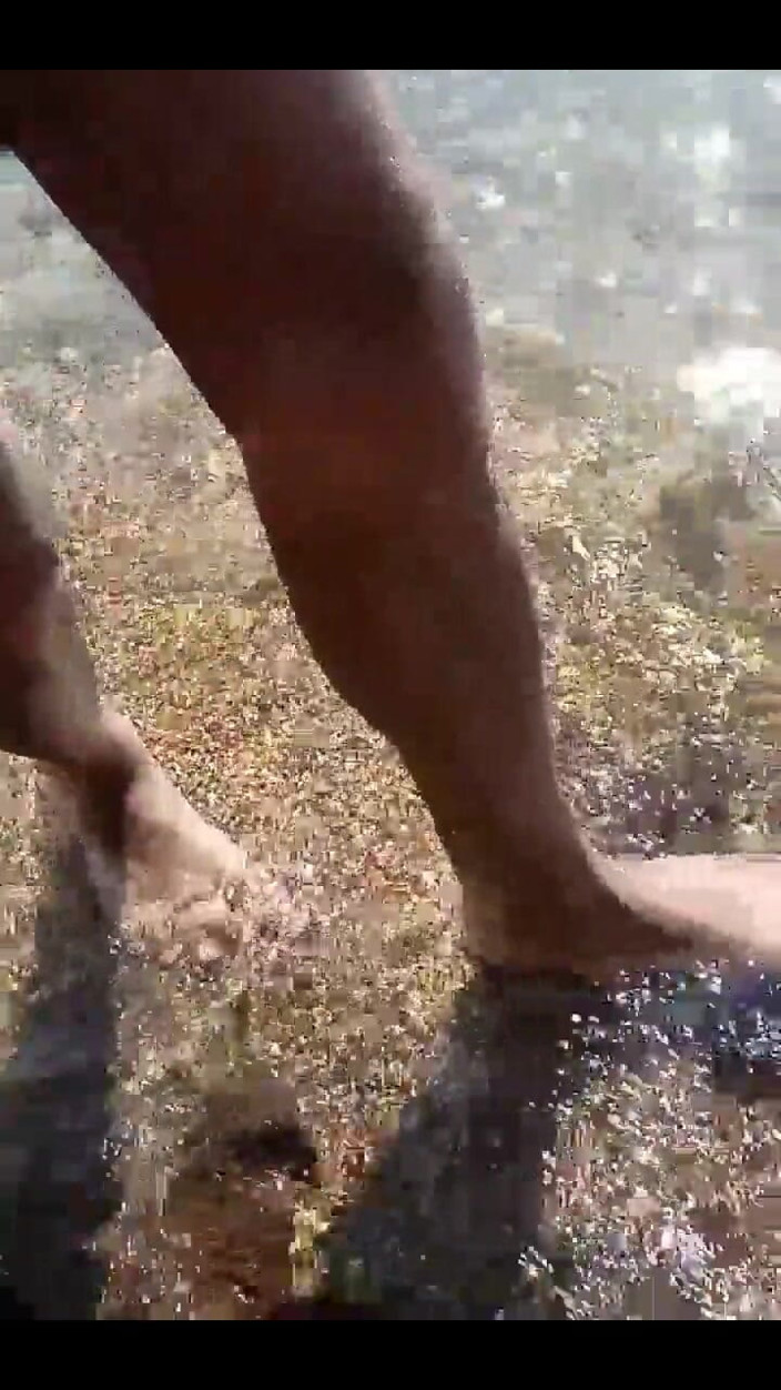 MaxonFF: Exhibicionismo. Caminando desnudo en la playa.