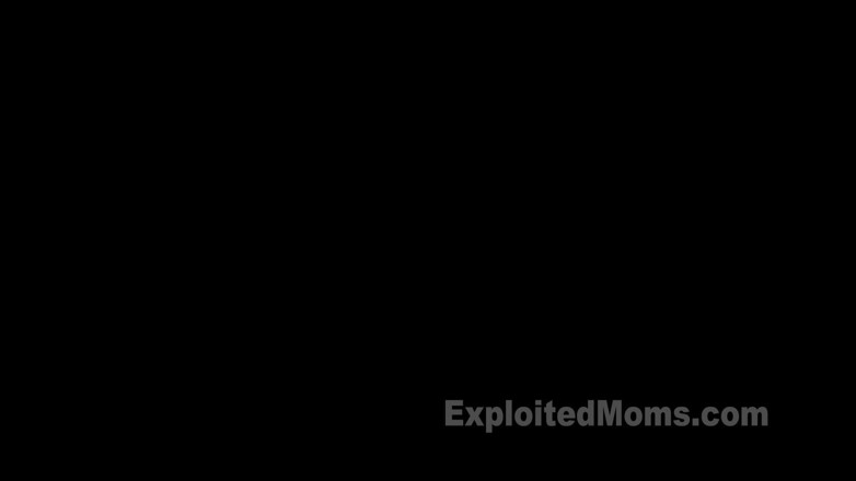 Xes Network: Une cougar mature sexy et mince, gilf brune, hôtesse de...