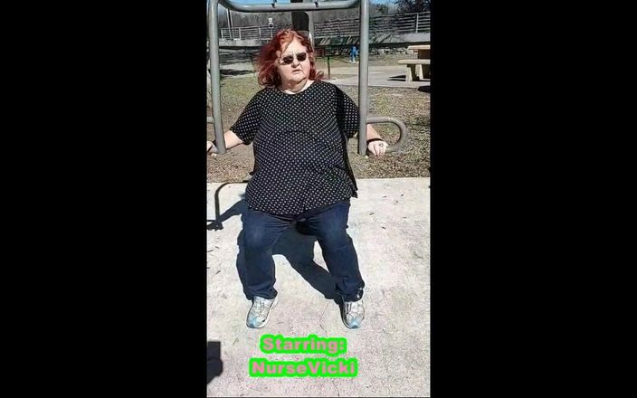 BBW nurse Vicki adventures with friends: Jsem příliš tlustá na cvičení a později se rozpustím a...