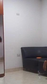 날씬한 의붓여동생이 엉성한 상태에서 섹스를 당하다