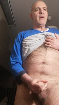 A Quick with a Big Cumshot to Sleep Better!