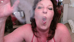 dawnskye1962: V 599 pojď kouřit se mnou nebo jen sledujte, jak kouříte,...