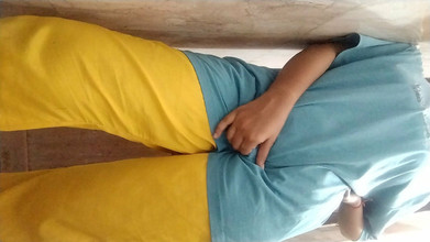 Riyathakur: Calda ragazza indiana mostra il suo corpo