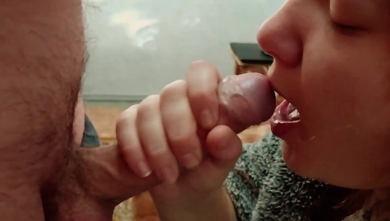 SchoolPrincess: I Suck a Beautiful Cock Perfectly