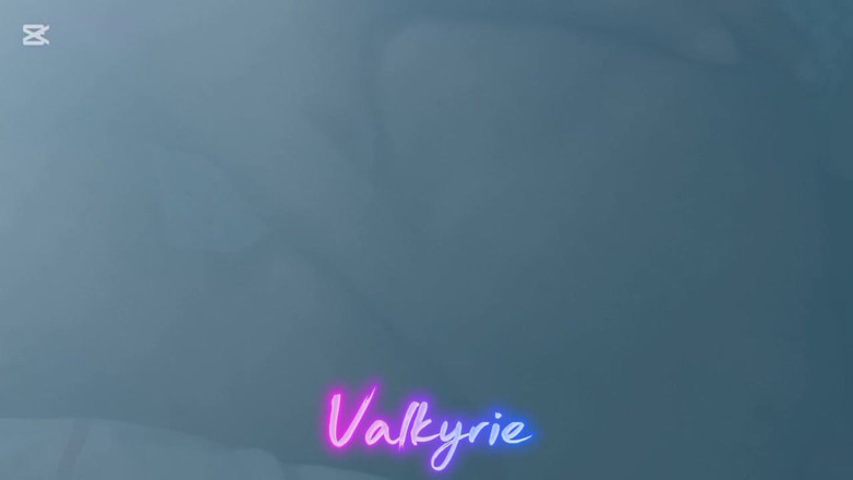 Valkyrieandluigy: Expertka kouří hluboko v krku