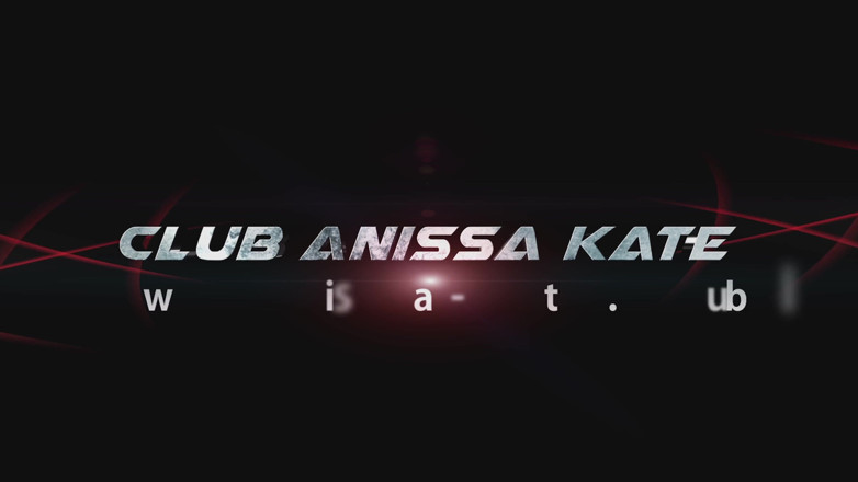 Club Anissa Kate: Expansion of orifices by Mégane Lopez.