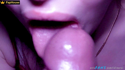 Alina Rai: Na co tu stojíš, nevlastní tati. Macecha je už pryč,...