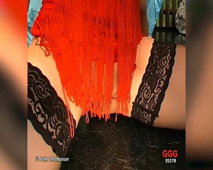 German Porn: Morena Puta Recebe Seu Rosto Encharcado De Porra Durante Esporrada...
