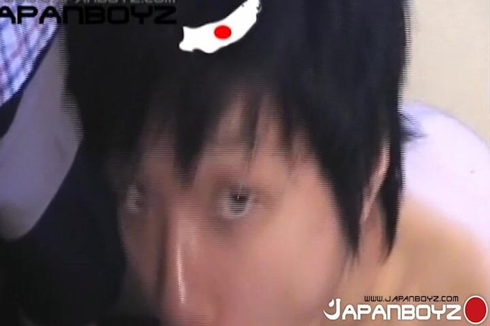 Japan boys: 日本同性恋shioya在舔舐之前吮吸susumu的坚硬鸡巴