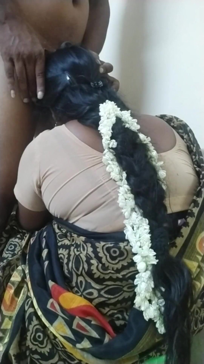 Saranya: Pompino con sega con capelli