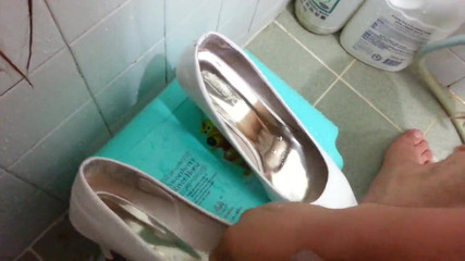 Kit19881127: Beyaz Patent Pompalıyor