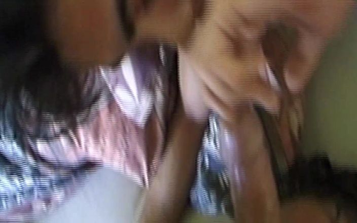 Just X Gays amateur porn: Faminto por isso: Ele vai fundo, depois cavalga como se...