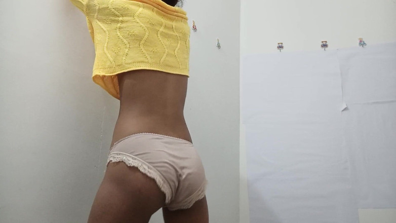 desigirl93: プッシーとおっぱいを見せるインドのおばさん