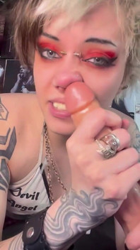 Nos fetysz śliczne Goth pociera twojego kutasa cały jej guzik nos świnia flaring JOI spust w moim nosie