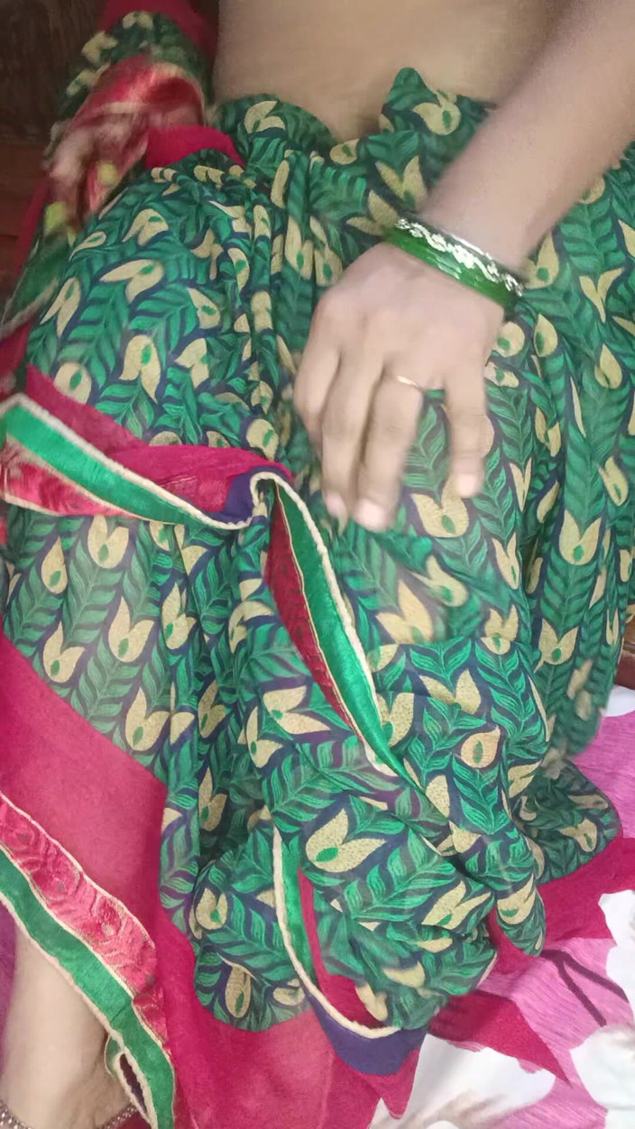 Kavita suman: Saya mahukan batang hitam besar. Isteri montel India Menari Saree...