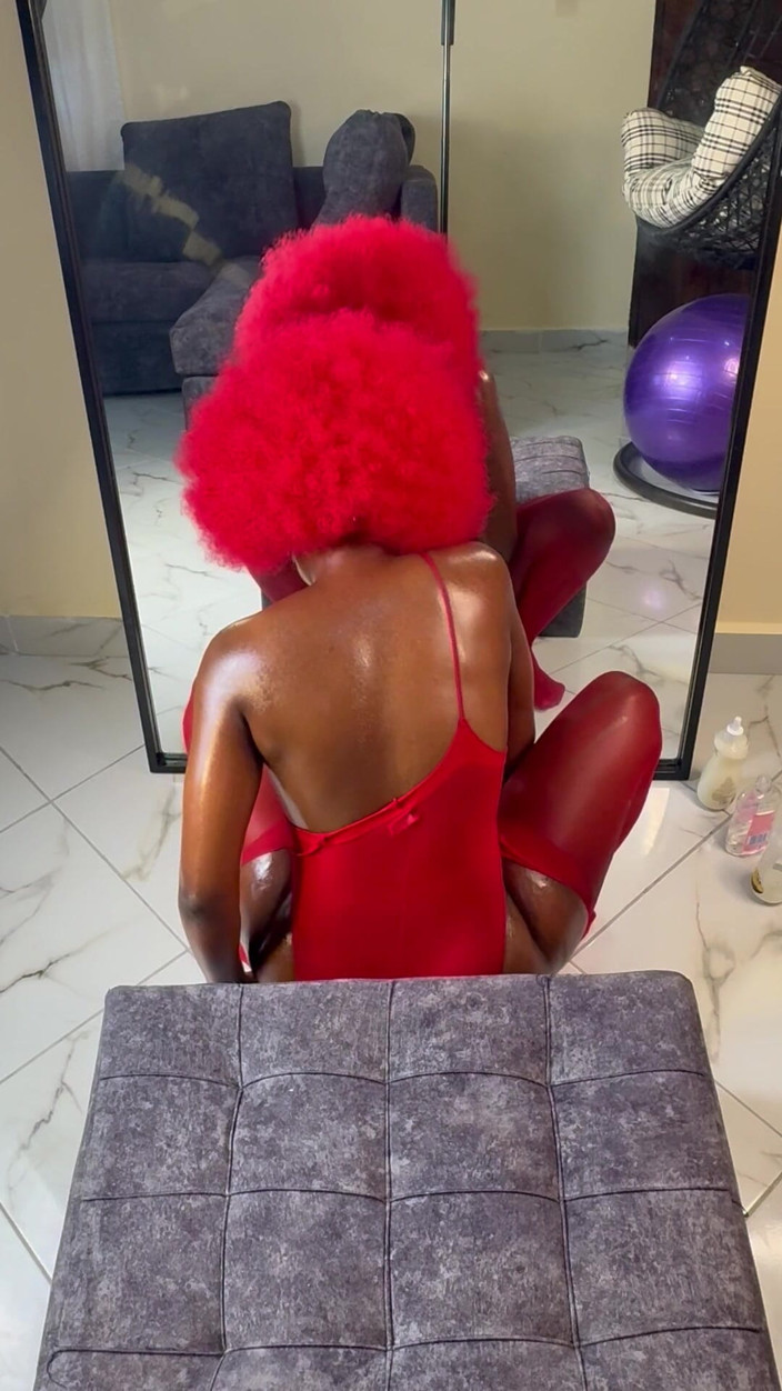 SEXXY-DAISY: Chef Daisy at Your Full Service Today, so Please Be...