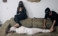 MAF fetish studio: 用白色录像带木乃伊娜塔莎！