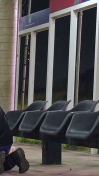 Dei Meu Cu Pro Negao No Ponto De Onibus