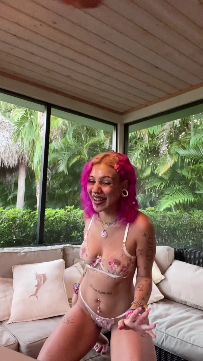 Nali Marie: (Behind the Scenes) Petite Teen Bimbo Small Penis Humiliation Sph...