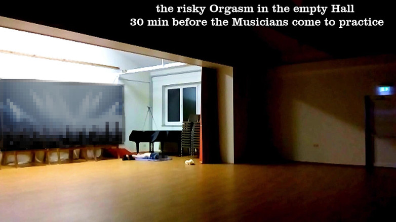 Mark Hannes: Rychlá riskantní hump masturbace v Music Hall