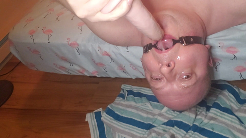 Charlieboy69: Gorge profonde, gode roi de 7 pouces, gode avec bouche bâillon