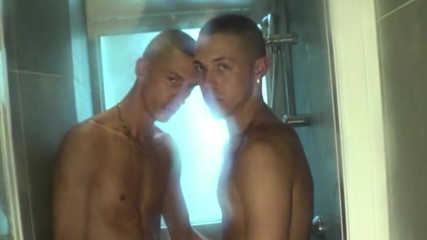 FRENCH PORNSTARS FUCKERS: Tow árabes amigos fuicking debajo de la ducha