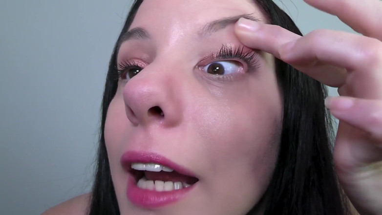 Quinn brooks: Step-sister Pinches Her Nose- Wmv