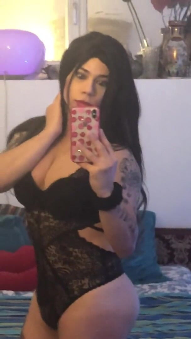 Tgirl Yaritza Vega: Електронні