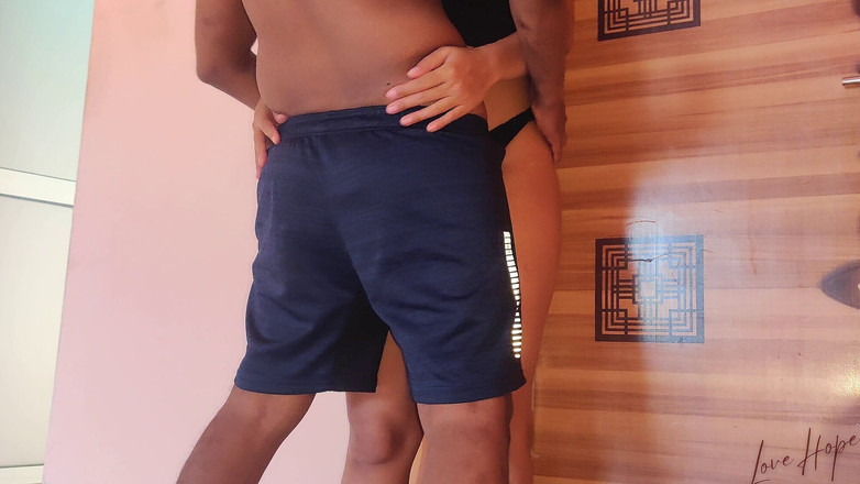 Love Hope: Vizinho com tesão traindo marido e menina sexo quente