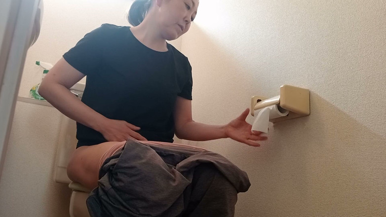 Mayumi Kanzaki: 화장실 카메라