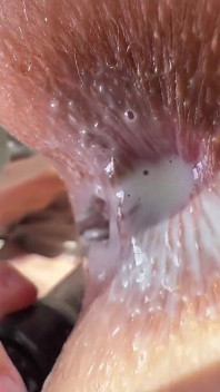 Meia-irmã diz por que você carrega leite na minha bunda? Eu posso transmitir na sua boca