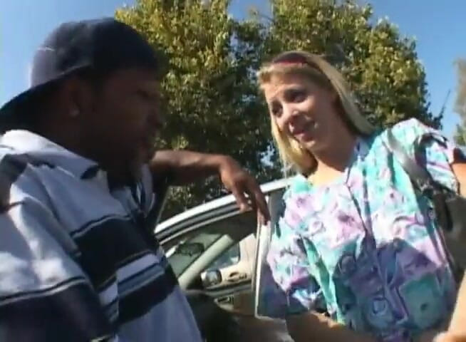 VOP Interracial: baalon vaali choot ki shorti maik se chudaee