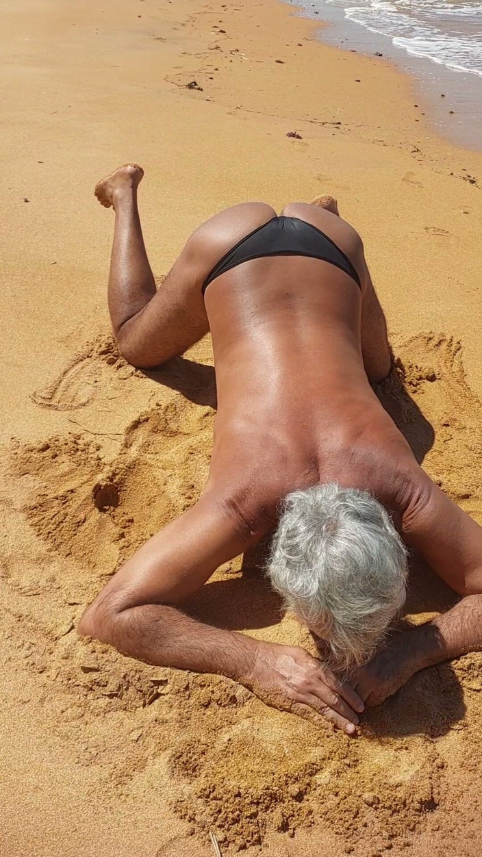 Ladysilvas: Ladysilva on the Beach in Bikini Showing off Her Hot...